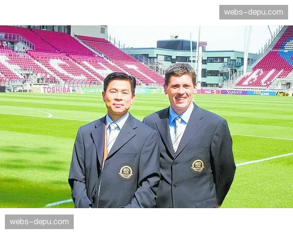 专访裁判劳伦特:执法顶级德比的压力与职业裁判的成长路径 专访裁判劳伦特:执法顶级德比的压力与职业裁判的成长路径