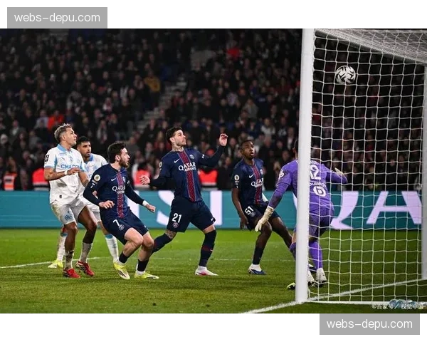 巴黎圣日耳曼客战摩纳哥，恩里克确认将试验4-2-4新阵